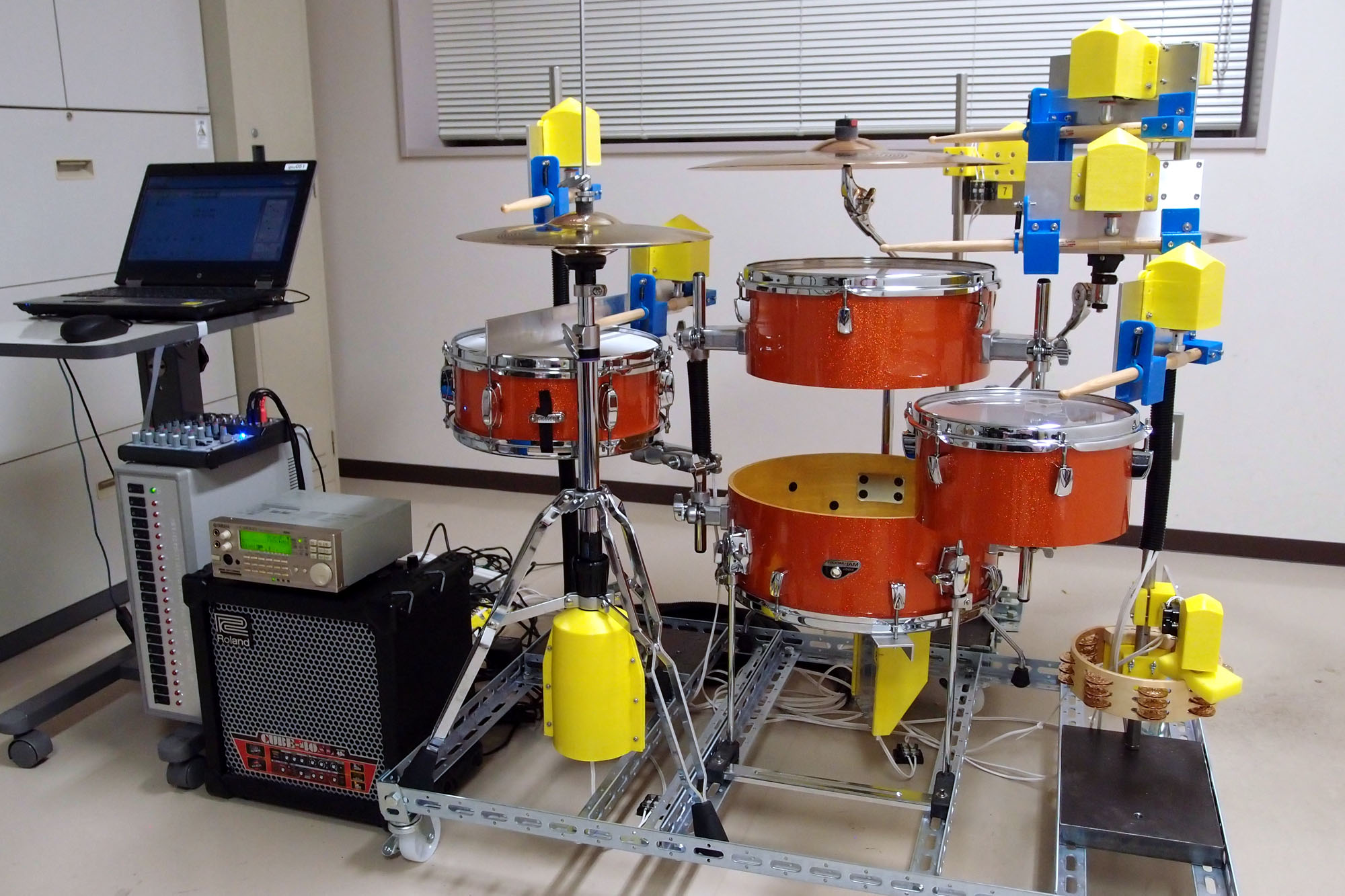 可搬性の高いドラム演奏ロボット IROPS-3 (IROPS VERSION3) – MUSICROBOT (動画)