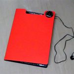 A4サイズのクリップボードに無給電ラジオを組込み – クリップボードラジオの試作品